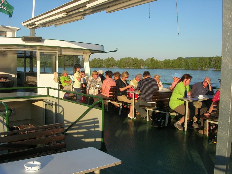 2009-05-Ausflug-Bacharach 078.jpg - Die Abendsonne lässt es sich nicht nehmen, alle noch mal in ein goldenes Licht zu tauchen